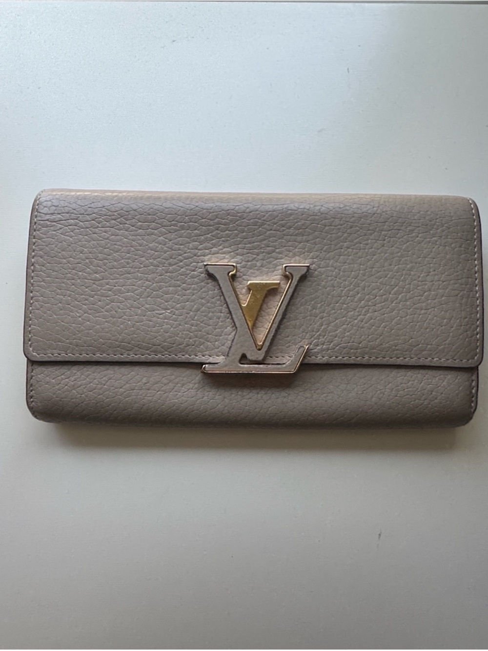 Louis Vuitton Taupe Cappucines Leather Wallet with Gold LV Emblem - Picture 2 of 16